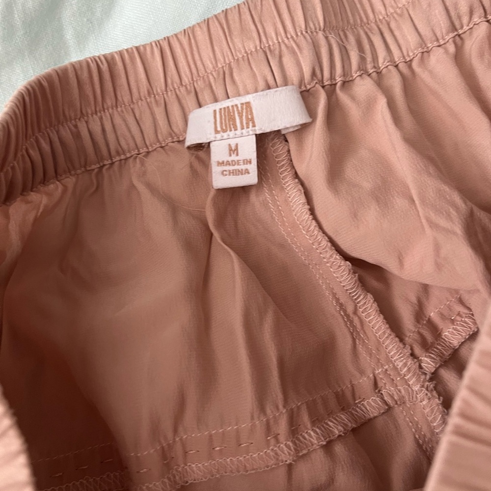 Lunya silk blouse and bottoms pajama set - Picture 8 of 9